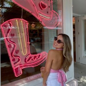 Hey there! Excited to share my closet with YOU. 👗💕